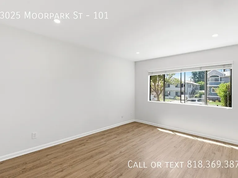 13025 Moorpark St #101 — Photo 17