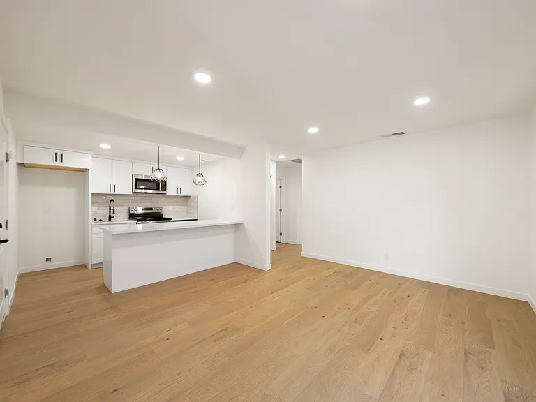 5550 E Knoll Dr — Photo 6