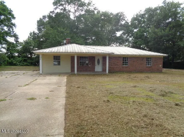 6301 Pioneer Trl, Moss Point, MS 39562