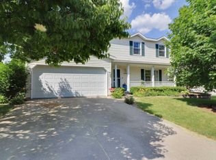 2706 Sandstone St, Bloomington, IL