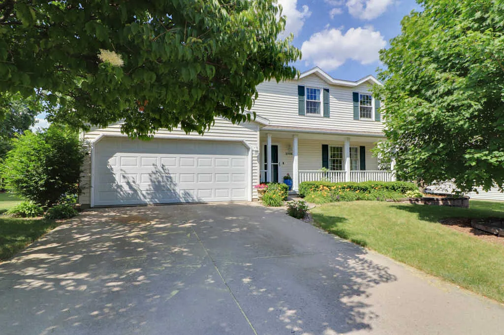 2706 Sandstone St photo 1