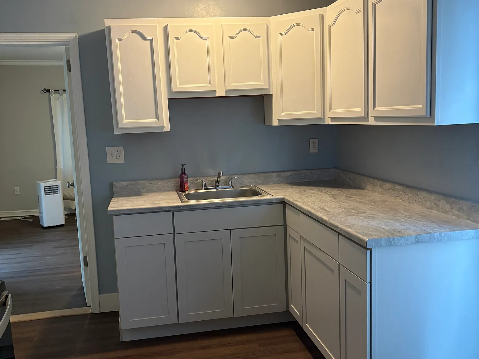 3 bed, 1007 sqft, $1,850 — Photo 3