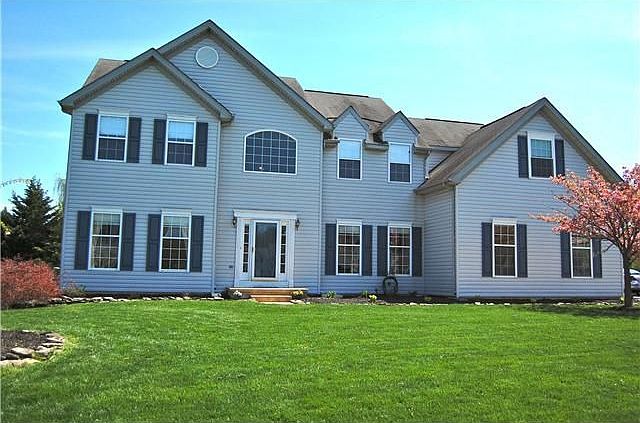 1st image of 215 Canonero Dr