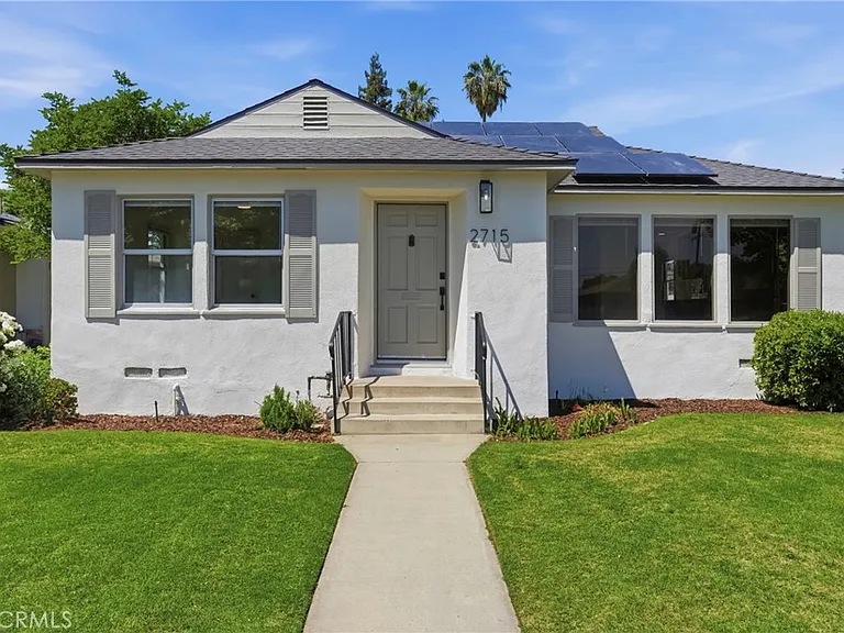 2715 Cedar St — Photo 3
