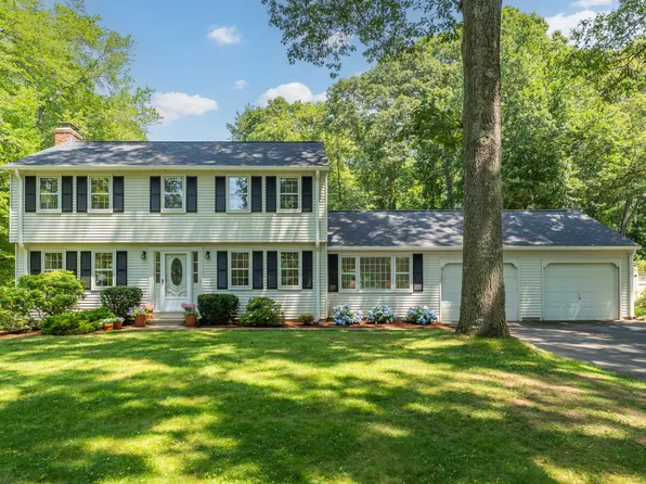 29 Flintlock Road, Madison, CT 06443