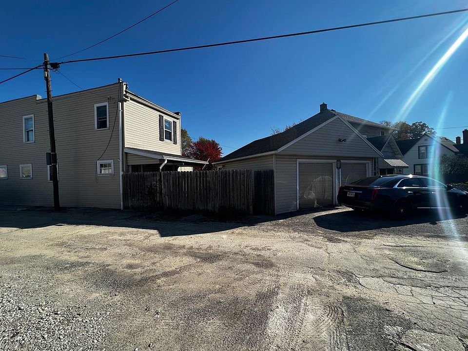 1st image of 120 Oak St