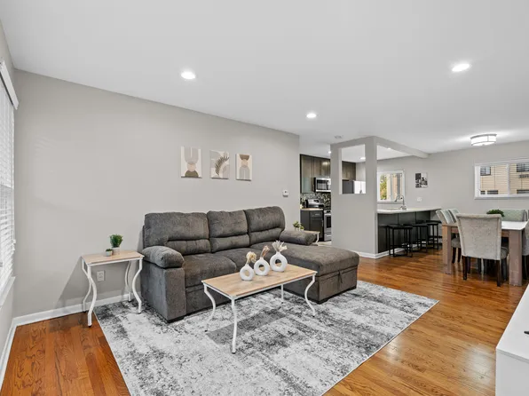 1703 W Catalpa Dr, Royal Oak, MI 48067