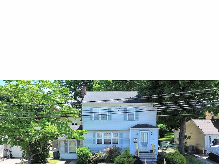 716 Chestnut St — Photo 2
