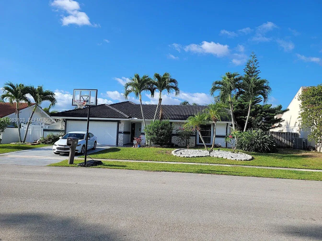 3 bed, 1906 sqft, $4,900 — Photo 4