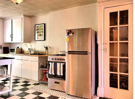 Rented by Douglas Elliman | media 27