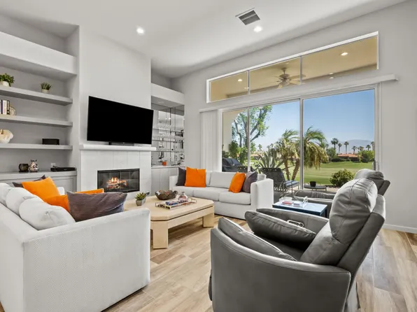 260 Tomahawk Dr, Palm Desert, CA 92211