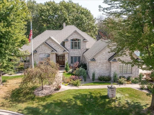 1947 Telemark Ct, Green Bay, WI 54313