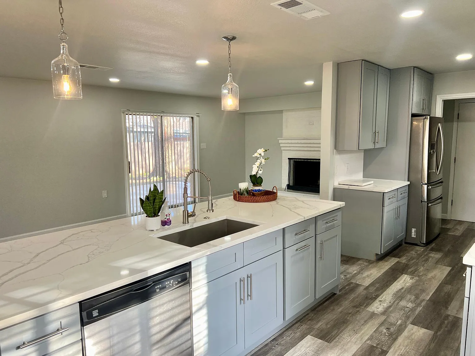 2228 Babalos Ln — Photo 2