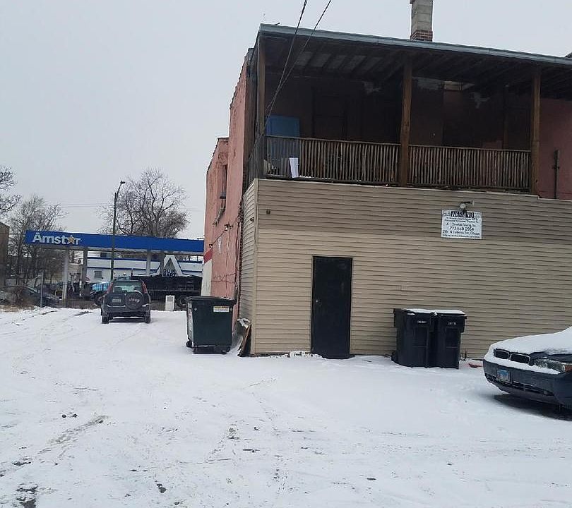 2nd image of 1901 S Pulaski Rd