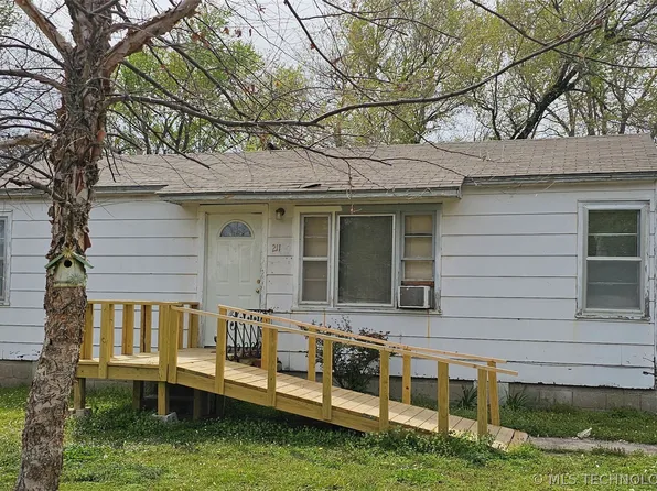 211 S Shawnee Ave, Dewey, OK 74029
