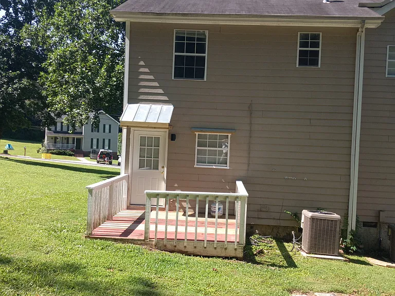 307 Sheri Place Ln #B — Photo 9