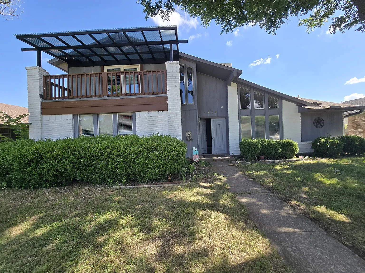4 bed, 2007 sqft, $2,425 — Photo 1