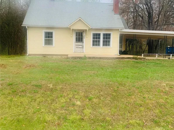 2947 21st Street Ln NE, Hickory, NC 28601