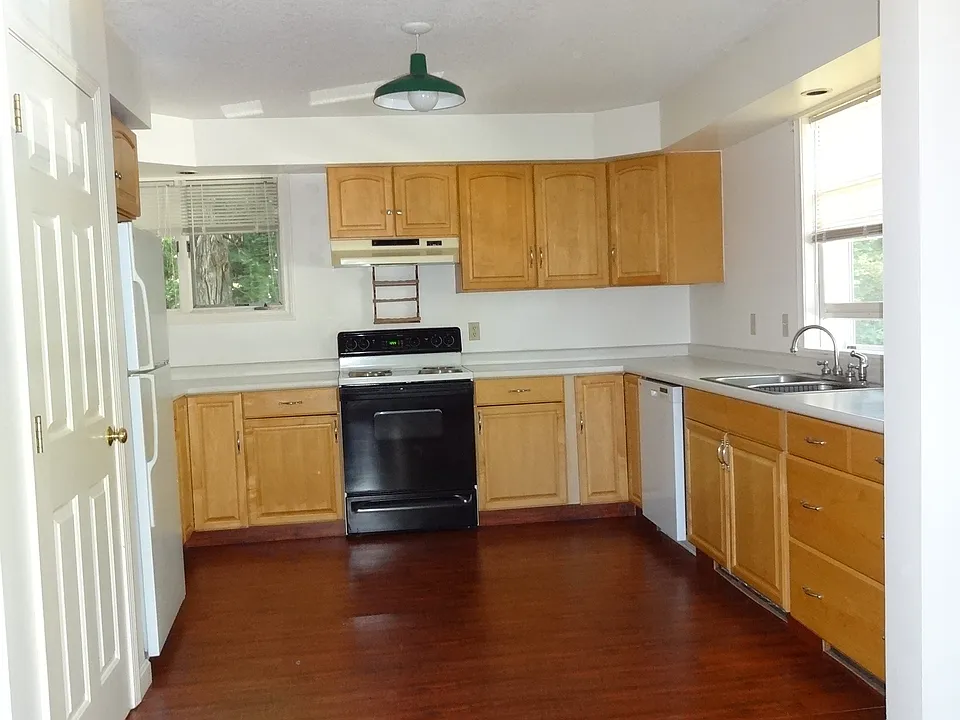 9 Cottage St #D