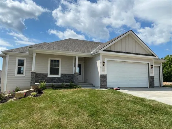 8715 NW 74th Ter, Kansas City, MO 64152