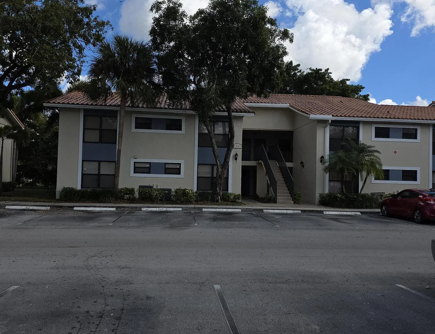 2 bed, 2.0 bath, 900 sqft, $1,900 — Photo 1