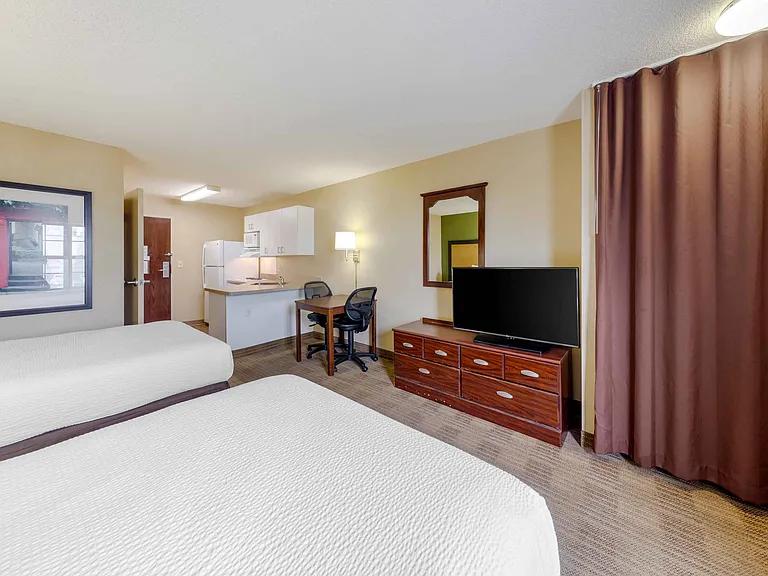 Studio Suite - 2 Full Beds