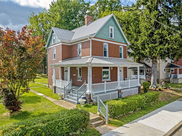 307 W 3rd Ave, Derry, PA 15627