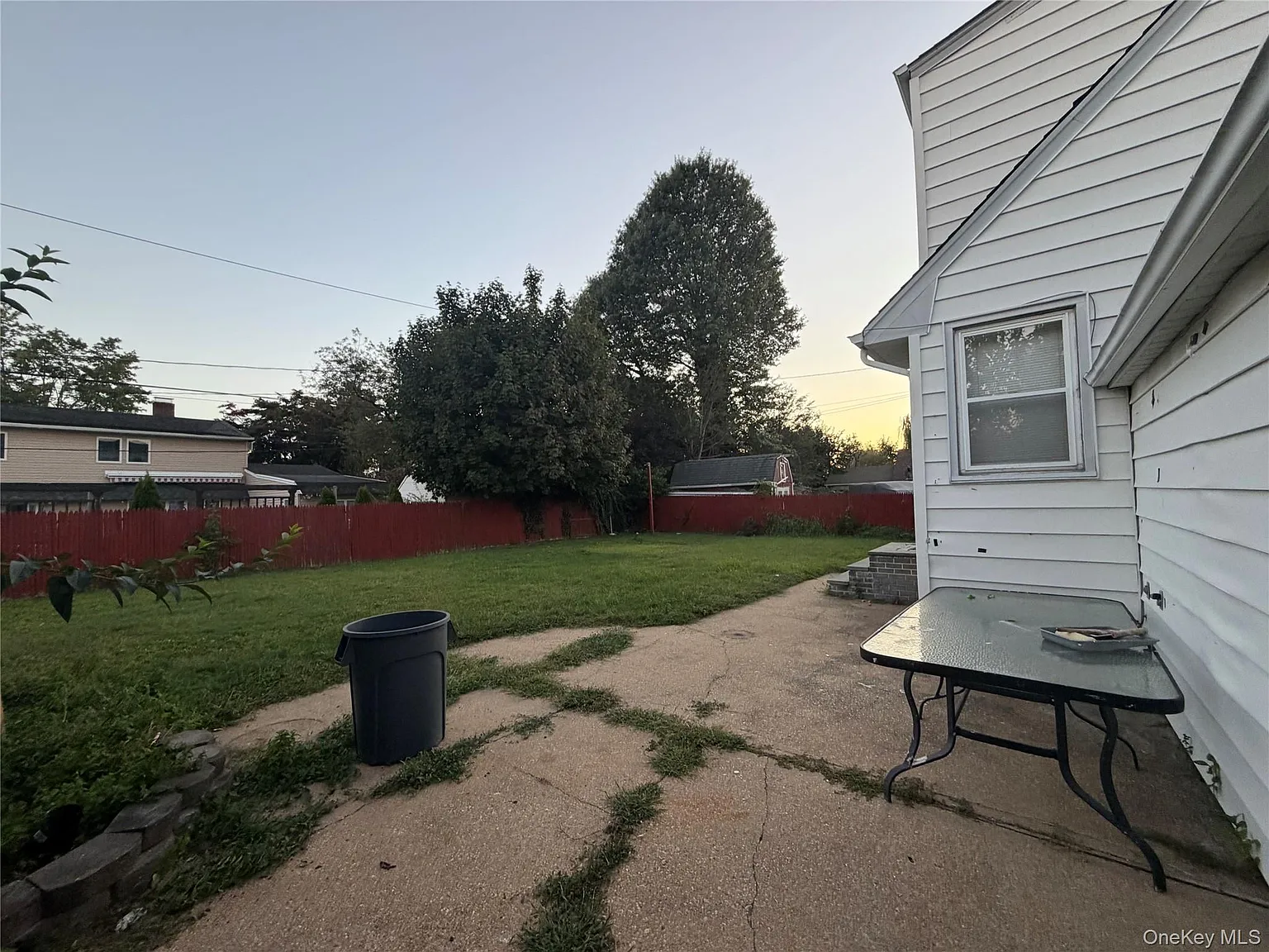 4 bed, 3.0 bath, 1406 sqft, $8,000 — Photo 2