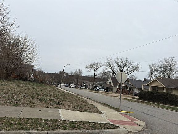 5th image of 2525 Quincy Ave