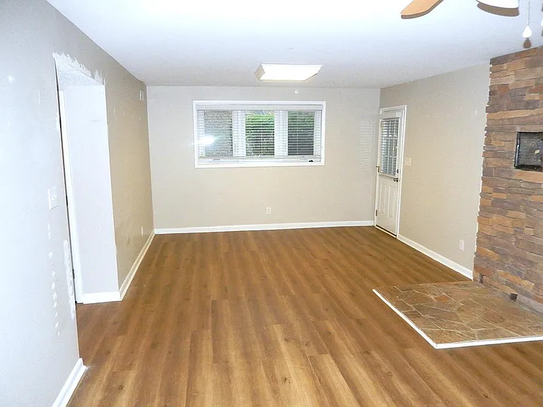 6704 Winding Trl — Photo 12