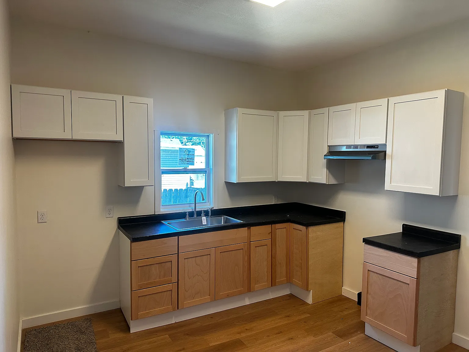 3 bed, 1.5 bath, 1104 sqft, $1,250 — Photo 4