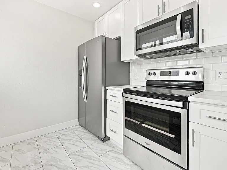 2124 E 17th Ave #5 — Photo 16