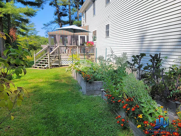 50 Hawthorne Ln — Photo 22