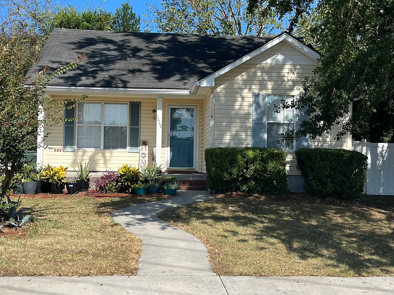 3 bed, 1245 sqft, $1,425 — Photo 2