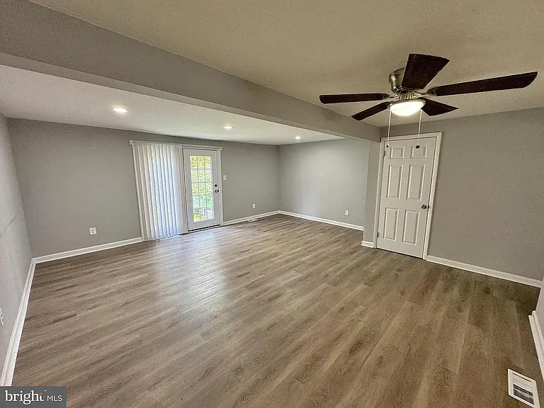 9226 Throgmorton Rd — Photo 9