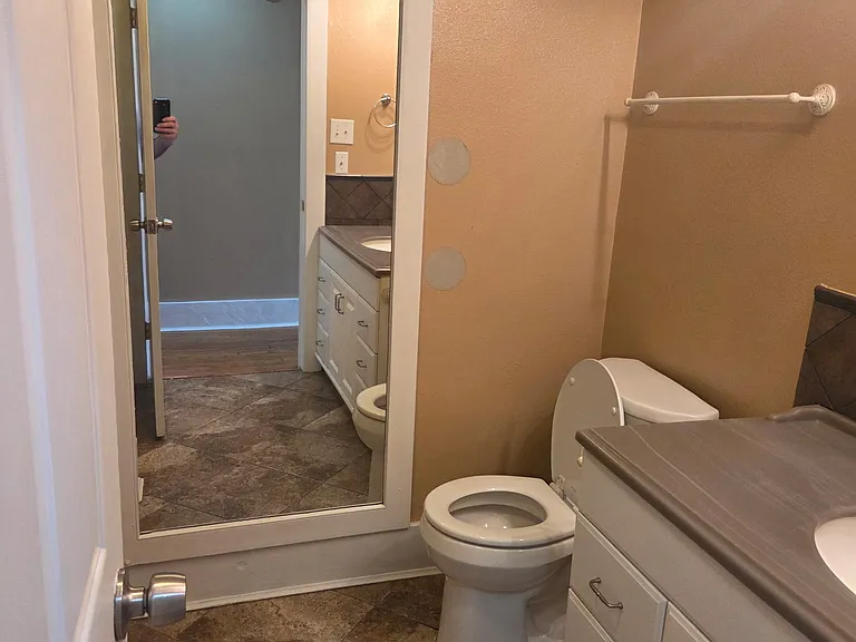 502 1/2 SE Cherokee Ave #502-1/2 — Photo 8