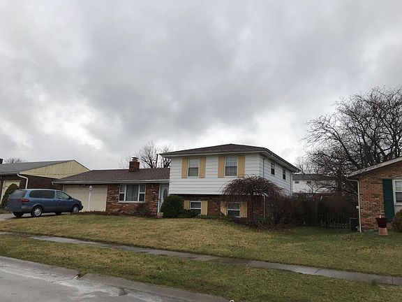 3rd image of 221 Penfield Ln