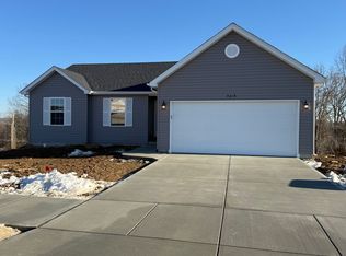 9618 Red Maple Trl, Hillsboro, MO 63050
