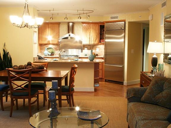 3rd image of 1325 N Pierce St #302