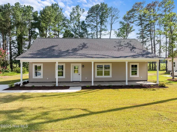 1034 Powers Lane, Winterville, NC 28590