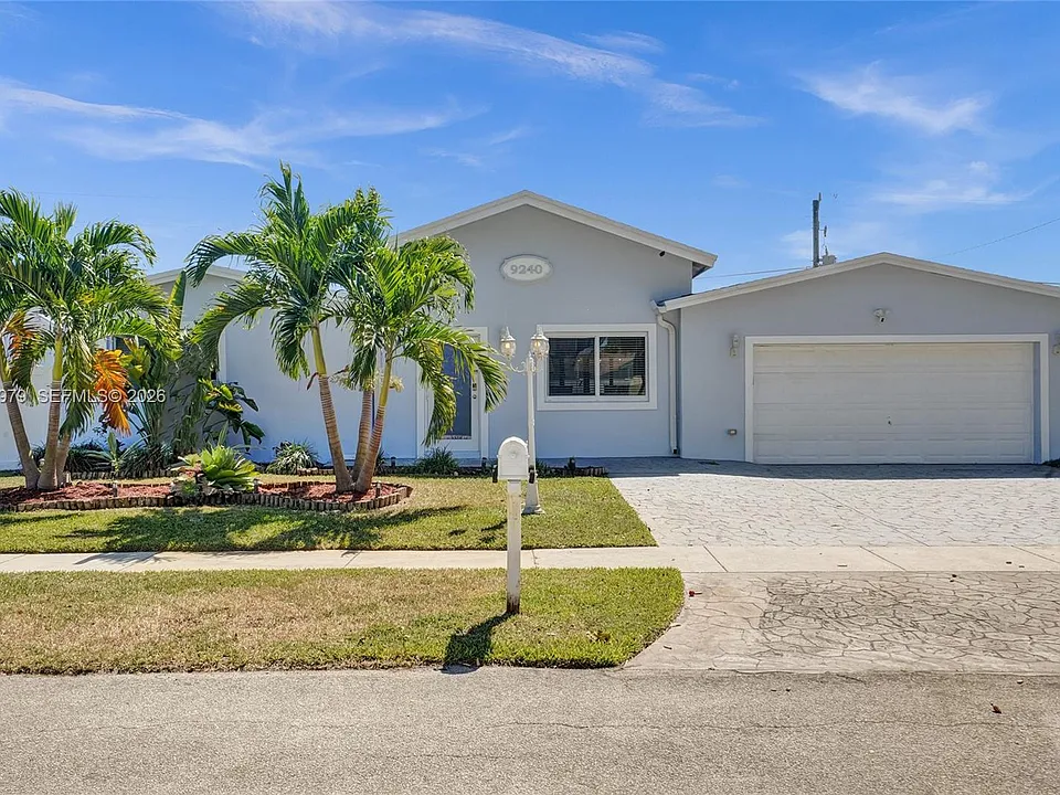 9240 SW 54th St