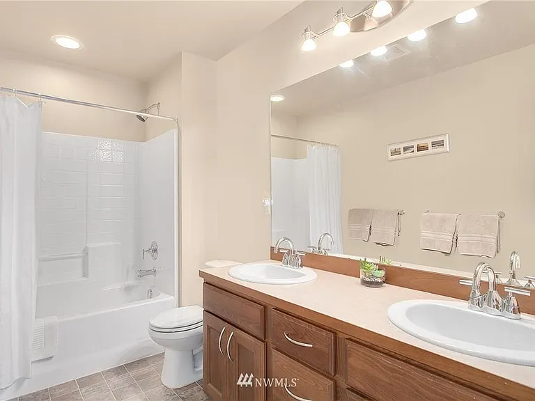 342 218th Pl SE — Photo 16