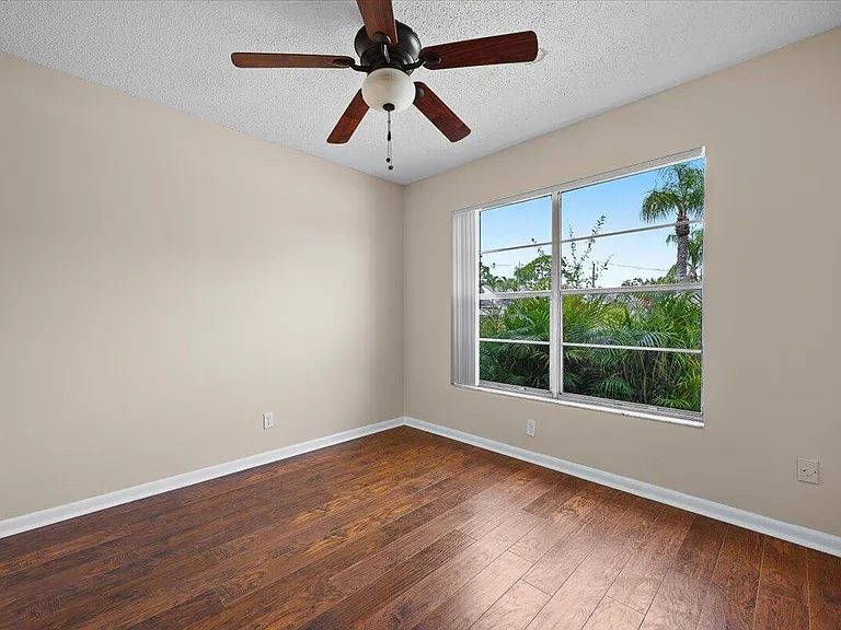144 Deerfield Ct — Photo 18