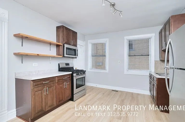 1917 S May St #1R — Photo 2