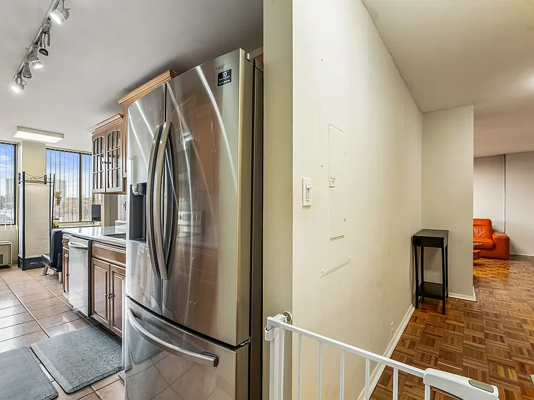 300 Winston Dr #318 — Photo 14