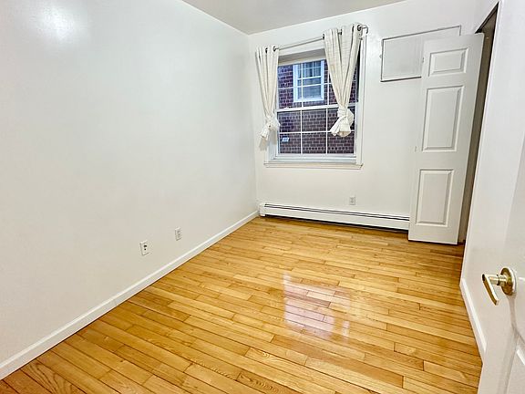 3rd image of 1418 117th St Fl 2