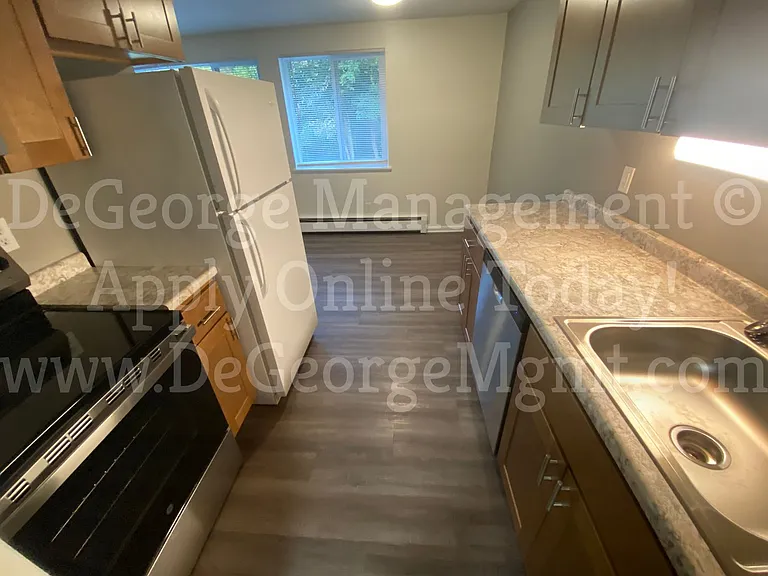 Avalon Apartments — Photo 14