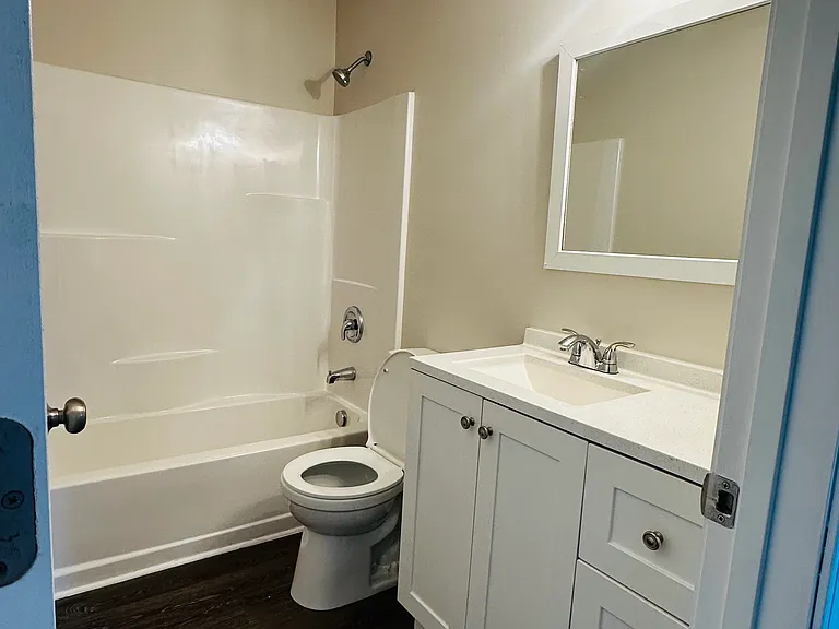 1105 Emory Rd — Photo 4