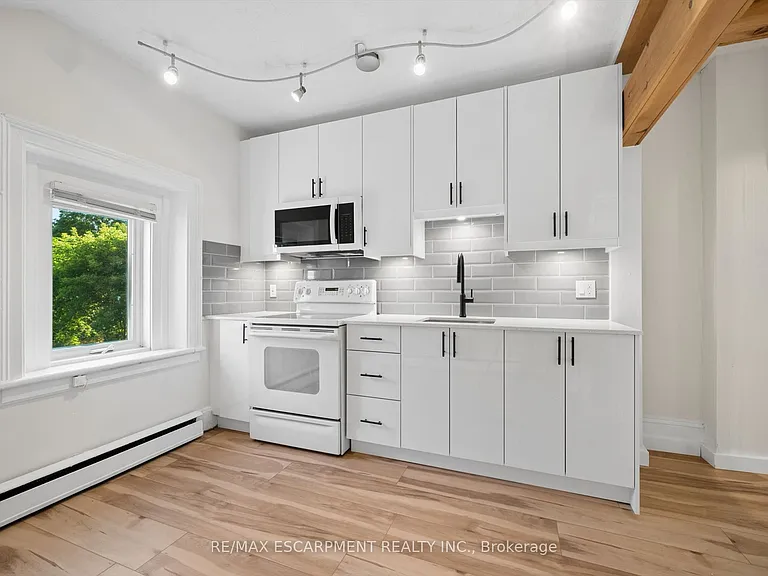 38B Concession St — Photo 9