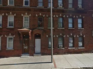 402 Maple St, Holyoke, MA 01040